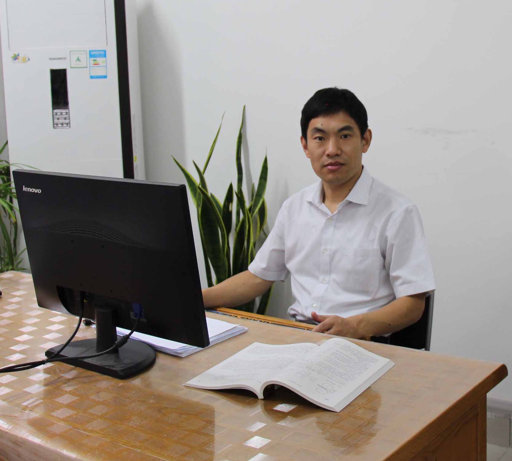 威廉希尔williamhill官网‍‍‍‍‍‍‍‍经理李辉平